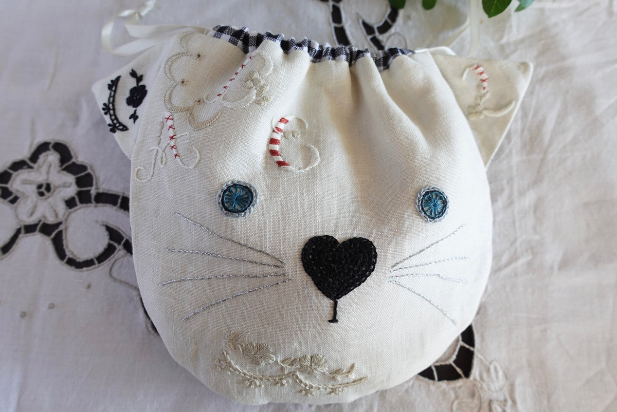 ロラライハリス♡カーキブラウンベロア♡刺繍のワンハンドル巾着